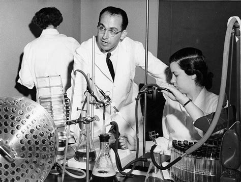polio vaccine discovery - Jonas Salk in lab - depotopic.com