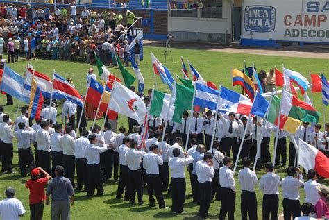 SALESIANBOS: DON BOSCO UN PADRE