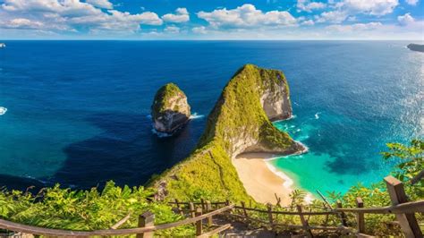 Indian Traveler's 7 Day Itinerary for Island Hopping in Indonesia