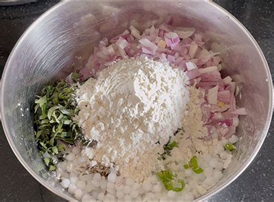 Sabbakki rotti recipe | How to make sabudana roti | Sago thalipeeth ...