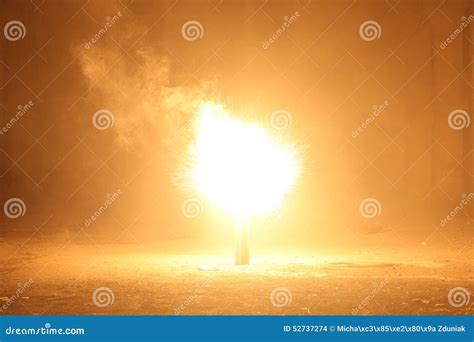 Hall Exploding 的图像结果