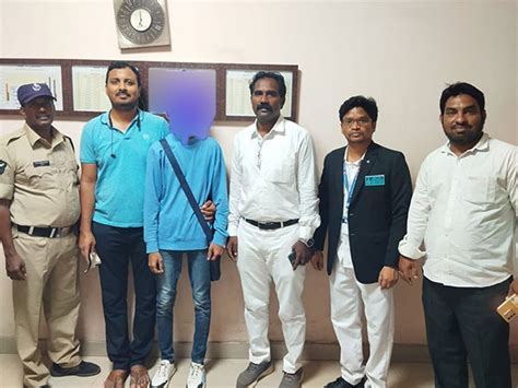 Divisional TTE rescues minor boy contemplating suicide at Rajahmundry ...