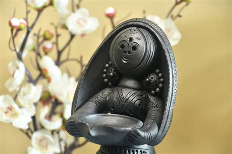 Buy Handmade Terracotta Women with Diya Table Decor – Sowpeace