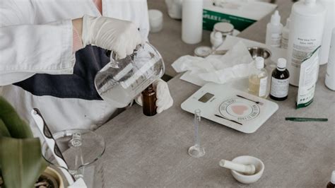 Manufacturing Beauty Products 的图像结果