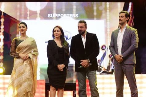 Asian Vision Awards: Sanjay Dutt bags most popular Indian star in the ...