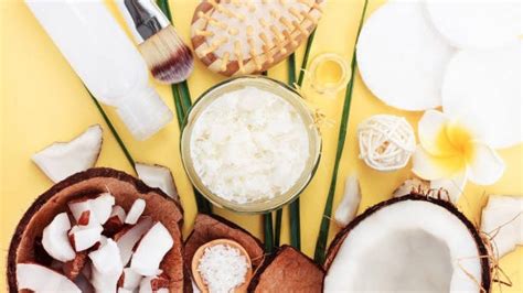 DIY hair masks with coconut milk for smooth, hydrated hair