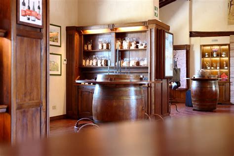 Enoteca: meaning and history - Banfi