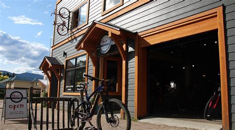 SHON'S BIKE - SKI - STAY (Nakusp) - Hostel Reviews & Photos - Tripadvisor