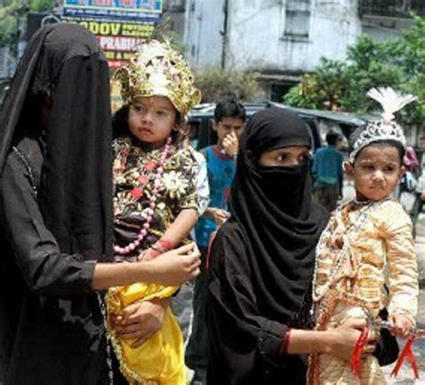 10 Images Of Religious Unity That Define The Idea Of India