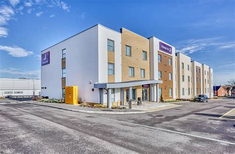 PREMIER INN BUCKINGHAM HOTEL - Hotel Reviews, Photos, Rate Comparison ...