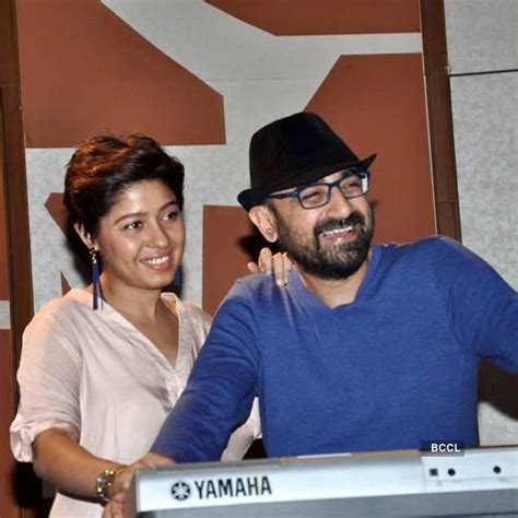 Musical couple, Sunidhi Chauhan with husband Hitesh Sonik during Hawaa ...