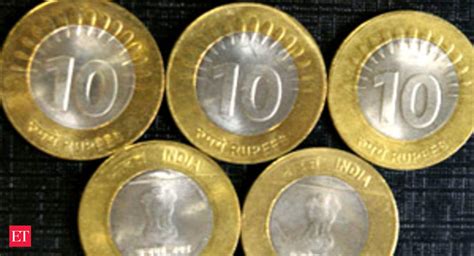 Rupee closes at 3-week low; outlook by experts - The Economic Times ...