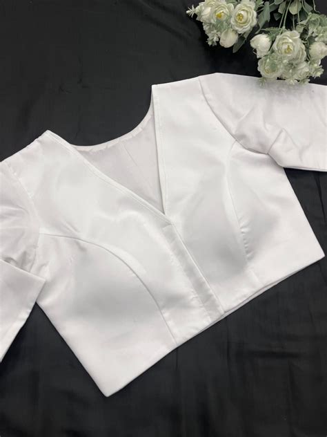 White Anchor V Neck Elbow Sleeves Blouse – The Loom Store