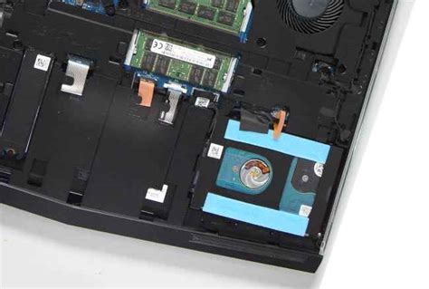 Alienware 15 R3 GTX 1070 Review : Bow down before the aliens