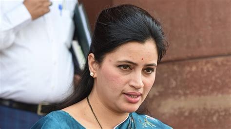 MHA seeks report from Maharashtra govt after Navneet Rana alleges ...