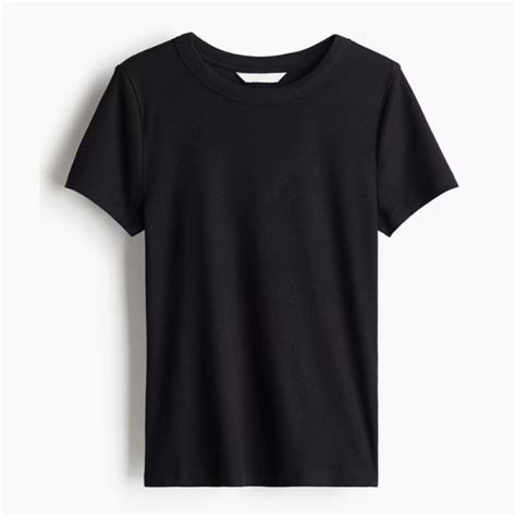 Must have capsule wardrobe essentials that’ll make your 9-to-5 feel ...