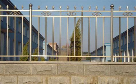 赠立柱 PVC塑钢草坪护栏 别墅庭院围栏花园篱笆栅栏 绿化防护栏-淘宝网 | House, Decor, Fence