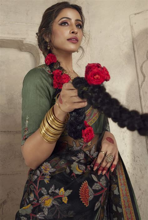 Buy Dark Chilli Green Woven Organza Saree Online - MySilkLove