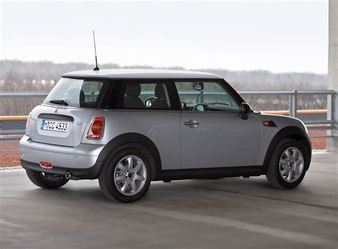 Premiere for the MINI One Clubman, the MINI One with 55 kW and the Earl Grey Package