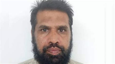 ആര്‍എസ്എസുകാരൻ കൊല്ലപ്പെട്ട കേസിൽ പ്രതികളായ സിപിഎമ്മുകാർക്ക് പോലീസുകാ ...