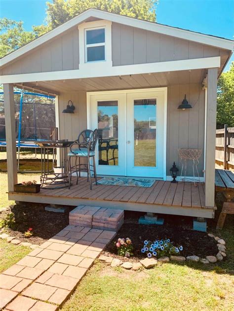 This She-Shed in OakField is a Cozy, Tiny Cabin! - Tiny Houses