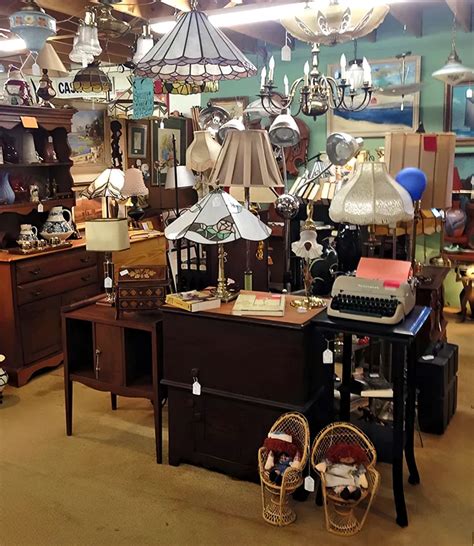 Explore This 30,000-Square-Foot Antique Mall In Maine With Eclectic ...