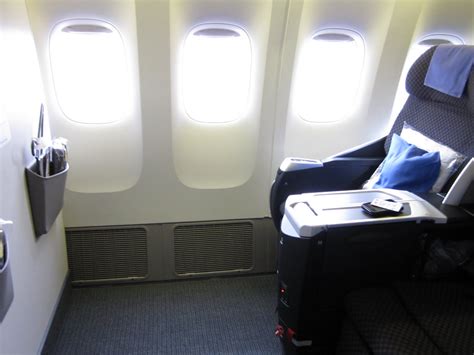 Travel Smart: [Airline Seats] Japan Airlines Executive Class Shell Flat ...