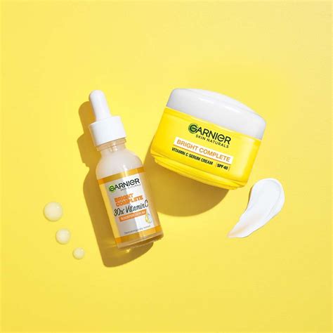 Garnier Bright Complete Vitamin C Serum Cream with SPF 40/PA +++, 45g ...