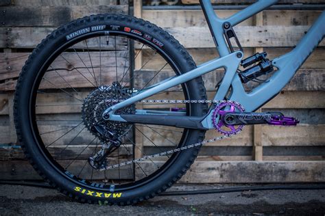 Santa Cruz Bronson CC from Fat Tire Farm - FredLikesTrikes's Bike Check ...