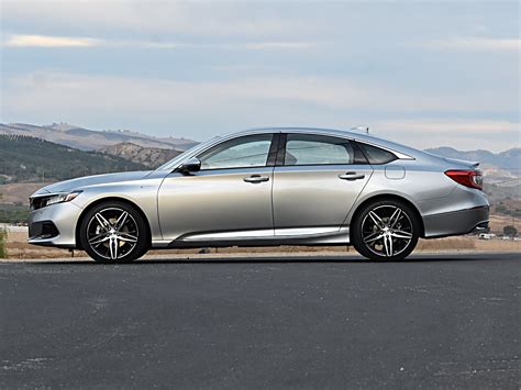 2021 Lexus IS vs 2021 Honda Accord Hybrid Comparison - CarGurus