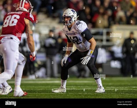 Northwestern linebacker Paddy Fisher (42) lines up on defense during an ...