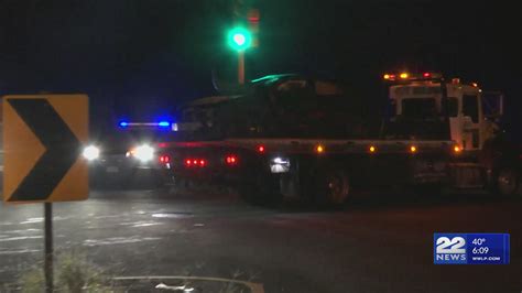 Car crashes into traffic light on Longhill Street in Springfield - WWLP