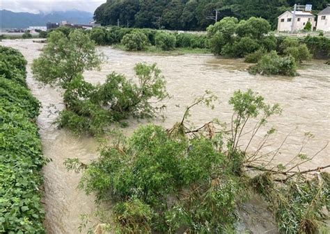 一時、避難判断水位を超えた粕屋町の多々良川。周辺住民に避難指示が出された（撮影・森竜太郎） - 朝倉市、東峰村「また雨」嘆き 福岡市でも護岸 ...