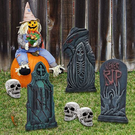 5 creepy outdoor Halloween decorations that'll spook your neighbors