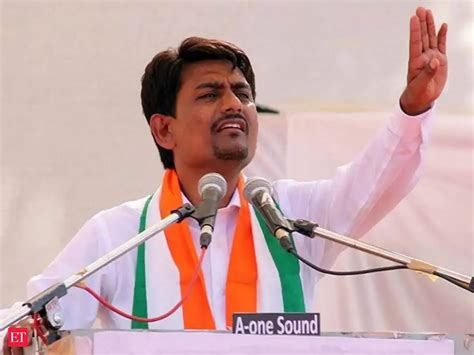 Alpesh Thakor plays down Gujarat migrant attacks - The Economic Times ...