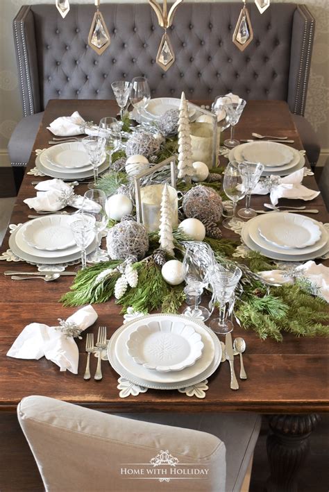 Gold and Silver Snowflake Christmas Table Setting | Christmas dinner ...