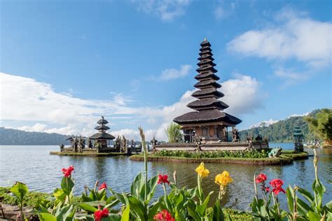 Tour Packages: Book International & India Tour Packages - SOTC