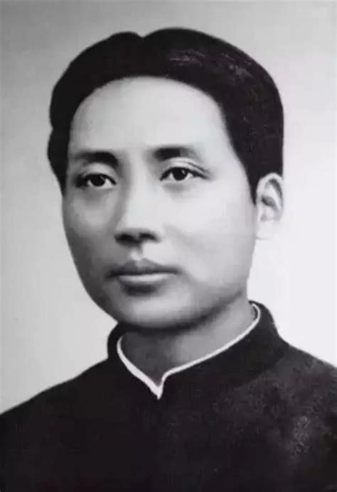 Mao Zedong's Life-Reading Experience in His Youth - iNEWS
