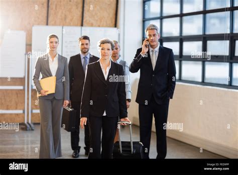 Business Team Walking 的图像结果