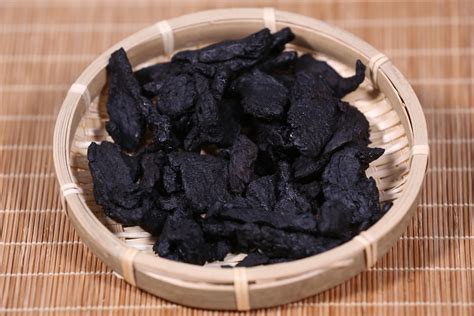 Traditional Chinese Medicine: Soak two medicines in water to help you nourish your kidney qi and ...