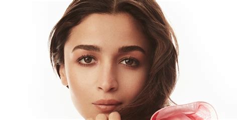 आखिरकार दिखा आलिया भट्ट का बेबी बंप, कैजुअल लुक में आईं नजर | Mom-to-be ...