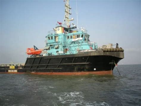 Ship Fenders - Tyre Fender for Tugs & Barges Manufacturer from Vasai