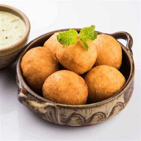 Hot and spicy pakoras | Femina.in