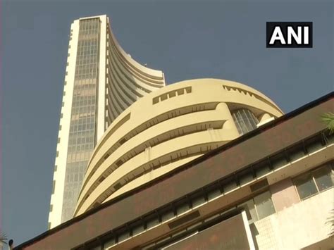 Global cues lift Indian stocks sharply; Sensex almost up by 1,000 pts