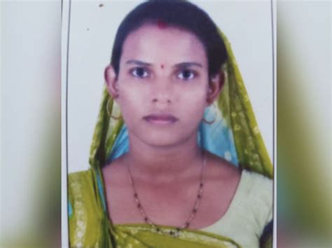 A mother of 3 daughters swallows traps in the old saffron mound of ...