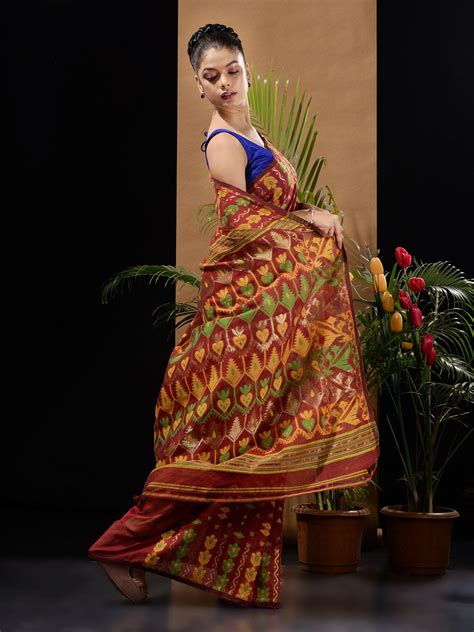 Red Silk Cotton Handwoven Jamdani Saree With Ethnic And Floral Designs ...