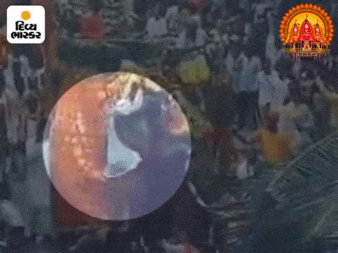 Go inside, go inside, VIDEO | બેરિકેડ્સ તૂટ્યાં-લોકો ફંગોળાયા, VIDEO ...