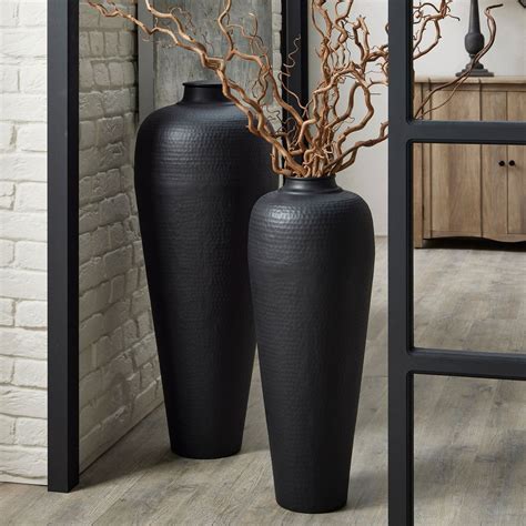 How To Decorate A Black Vase at Rachel Vance blog