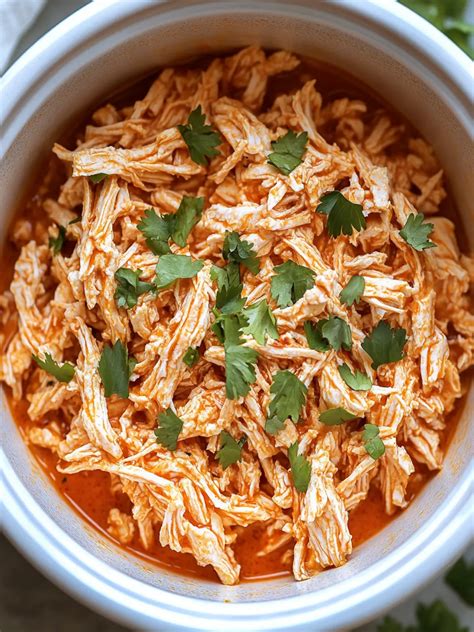 Irresistible Crockpot Shredded Buffalo Chicken for Easy Meals