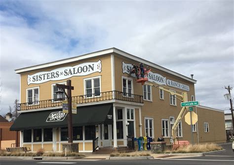 Restaurant & Bar Sisters, Oregon | Sisters Saloon & Ranch Grill
